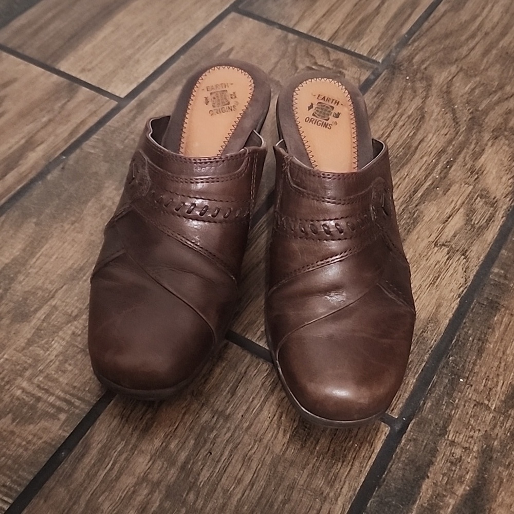 Earth Origins Brown Leather Layla Clogs Size 8​​​​​